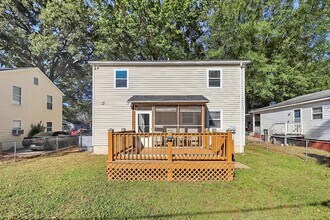 2016 Brewton Dr in Charlotte, NC - Building Photo - Building Photo