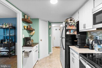 702 Hemlock Ct in Herndon, VA - Building Photo - Building Photo