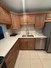 142 Lake Barbara Dr in West Palm Beach, FL - Building Photo - Building Photo