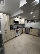 158 Roselena Dr in Schomberg, ON - Building Photo - Building Photo