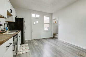 949 Freeland St in Pittsburgh, PA - Building Photo - Building Photo