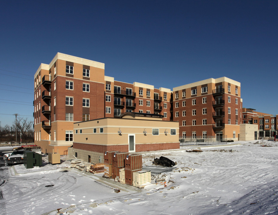 West Market Street Condominiums in Willow Springs, IL - Building Photo