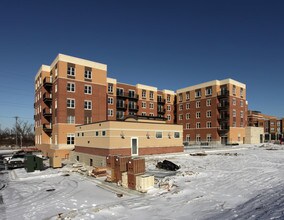 West Market Street Condominiums in Willow Springs, IL - Building Photo - Building Photo