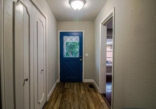 3225 Elmwood Ave in Oklahoma City, OK - Building Photo - Building Photo