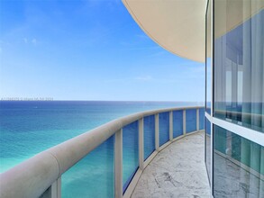 18101 Collins Ave in Sunny Isles Beach, FL - Building Photo - Building Photo