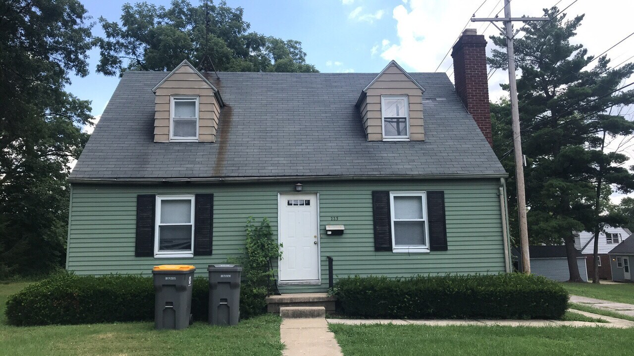 223 S Bryan Ave in Bloomington, IN - Building Photo