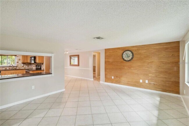 4021 Barry Way in Sarasota, FL - Building Photo - Building Photo