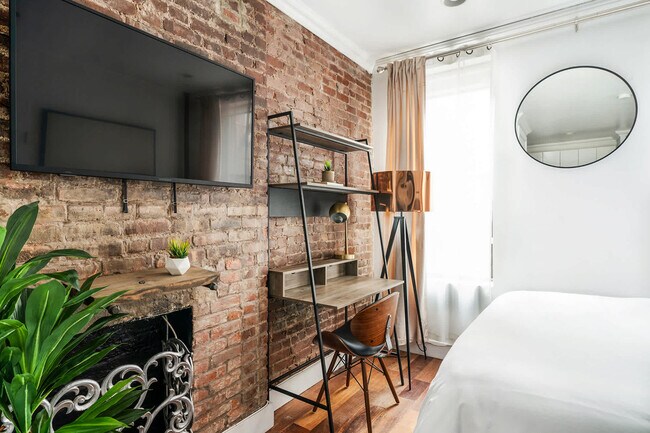 241 E 24th St in New York, NY - Building Photo - Building Photo