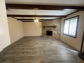 3829 Pines Rd in Shreveport, LA - Building Photo - Building Photo