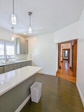 108 W Quincy St, Unit 1 in Somerville, MA - Building Photo - Building Photo