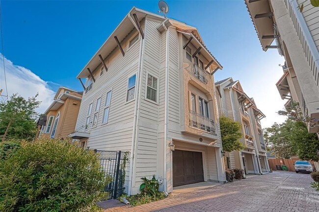 property at 219 Knox St