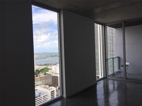 151 SE 1st St, Unit 2904 in Miami, FL - Building Photo - Building Photo