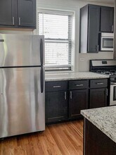 2175 W Giddings St, Unit 1F in Chicago, IL - Building Photo - Building Photo