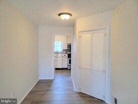 308 Dove Ct in Lumberton, NJ - Building Photo