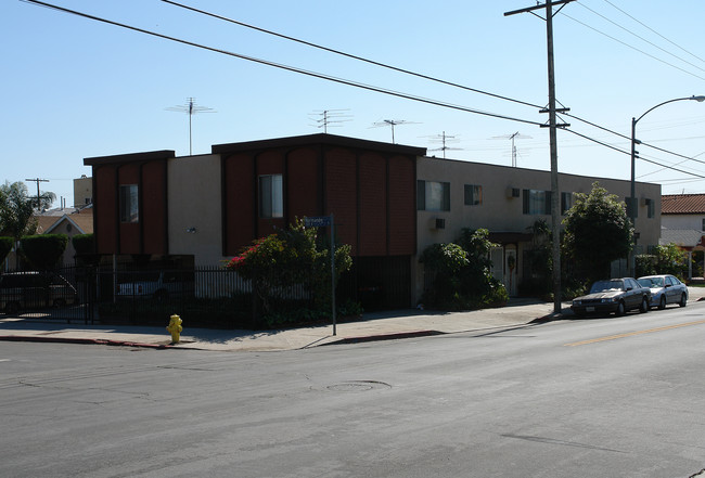 4354 Oakwood Ave in Los Angeles, CA - Building Photo - Building Photo