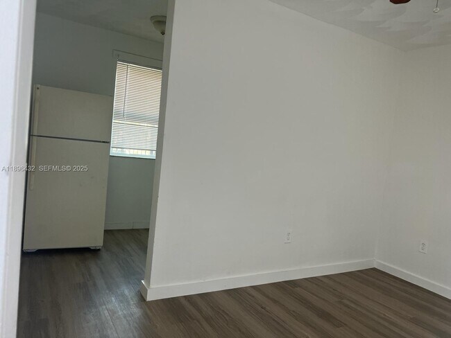 1510 NW 68th St in Miami, FL - Foto de edificio - Building Photo