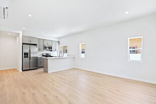 5234 W 20th St in Los Angeles, CA - Building Photo