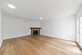 5166 Dunbar Dr, Unit A in Huntington Beach, CA - Building Photo - Building Photo