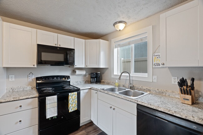 3012 N Hogan St, Unit #1 in Spokane, WA - Building Photo - Building Photo