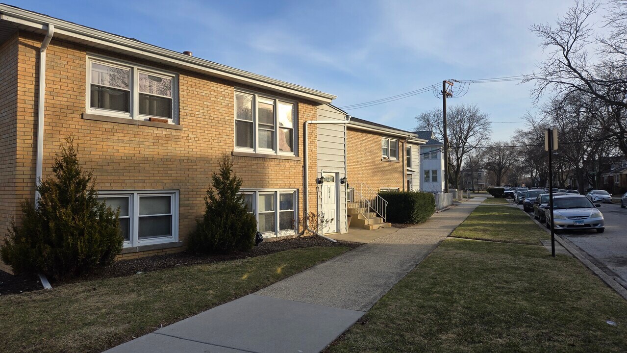 5818 N Elston Ave, Unit BR in Chicago, IL - Foto de edificio