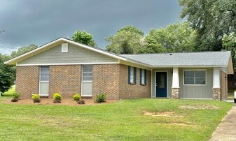 500 Pell Ave in Troy, AL - Building Photo