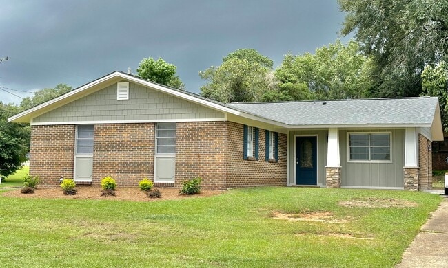 property at 500 Pell Ave