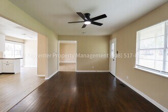 225 S Walnut St in Oologah, OK - Building Photo - Building Photo