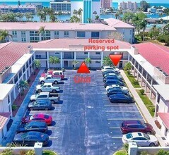 10280 Imperial Point Dr W in Largo, FL - Building Photo - Building Photo