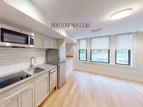 65 Winthrop St, Unit 1-Bed Harvard Sq. in Cambridge, MA - Building Photo - Building Photo