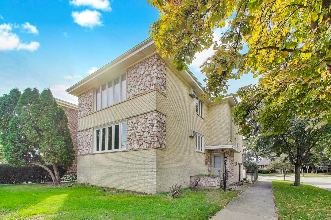 1086 N Northwest Hwy in Park Ridge, IL - Foto de edificio