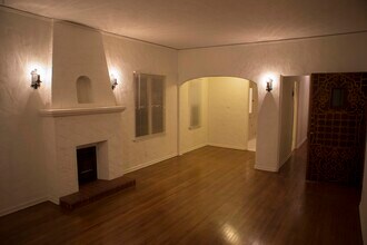 774 Redondo Ave, Unit 1 in Long Beach, CA - Building Photo - Building Photo