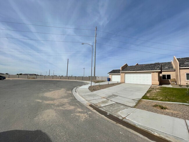 7362 E 36th Pl in Yuma, AZ - Building Photo - Building Photo