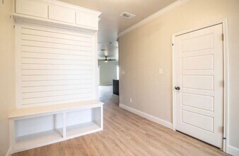 7001 17th St in Lubbock, TX - Foto de edificio - Building Photo