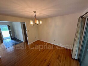 32 Hendrick Ave in Menands, NY - Building Photo - Building Photo