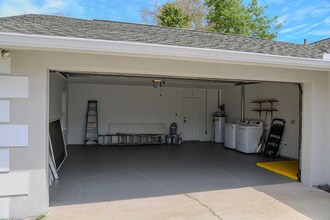 12003 N 53rd St in Temple Terrace, FL - Building Photo - Building Photo