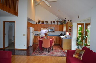 5212 Rustling Oaks Ln in McFarland, WI - Building Photo - Building Photo
