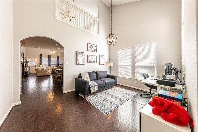 129 Eagle Owl Loop in Leander, TX - Building Photo - Building Photo