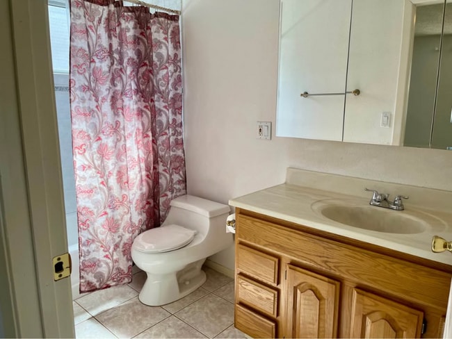 2346 Seabright Ave in Long Beach, CA - Foto de edificio - Building Photo