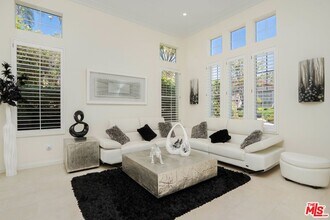 7201 Rock Ridge Terrace in Los Angeles, CA - Building Photo - Building Photo