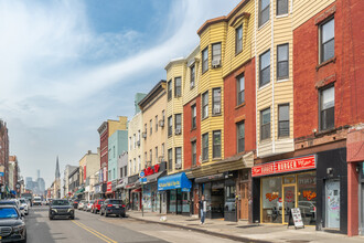 706 Manhattan Ave in Brooklyn, NY - Building Photo - Building Photo