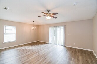 1440 Bitterberry Dr in Orange Park, FL - Foto de edificio - Building Photo