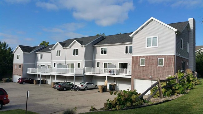 6747 Raymond Rd in Madison, WI - Building Photo - Building Photo