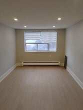 Parkview Manor in Oakville, ON - Building Photo - Building Photo