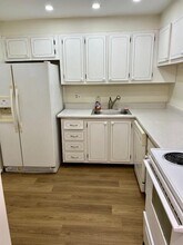 480 Executive Center Dr in West Palm Beach, FL - Building Photo - Building Photo
