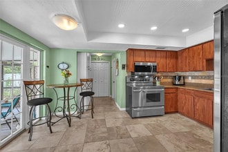 617 Valley Hill Dr in Brandon, FL - Building Photo - Building Photo