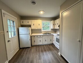 7446 Bellehaven Dr in Gloucester Point, VA - Building Photo - Building Photo