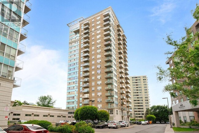 property at 70-1670 Landry St