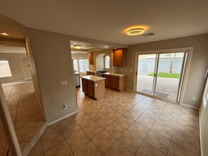 842 Trout Stream Ct in Henderson, NV - Building Photo - Building Photo