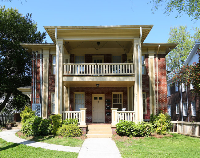 692 Penn Ave NE in Atlanta, GA - Foto de edificio - Building Photo