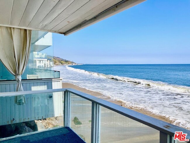 22828 Pacific Coast Hwy in Malibu, CA - Building Photo - Building Photo